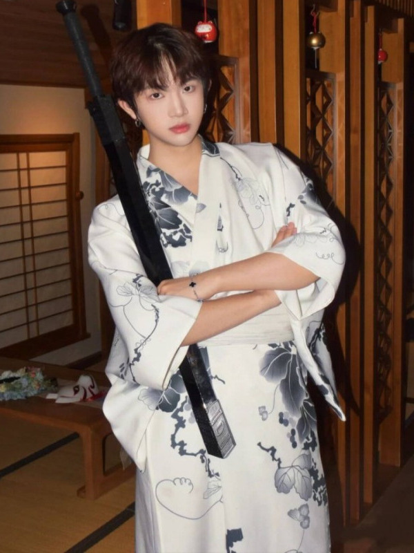 Set Kimono Tradizionale da Uom - Photography Online recensione e prezzo